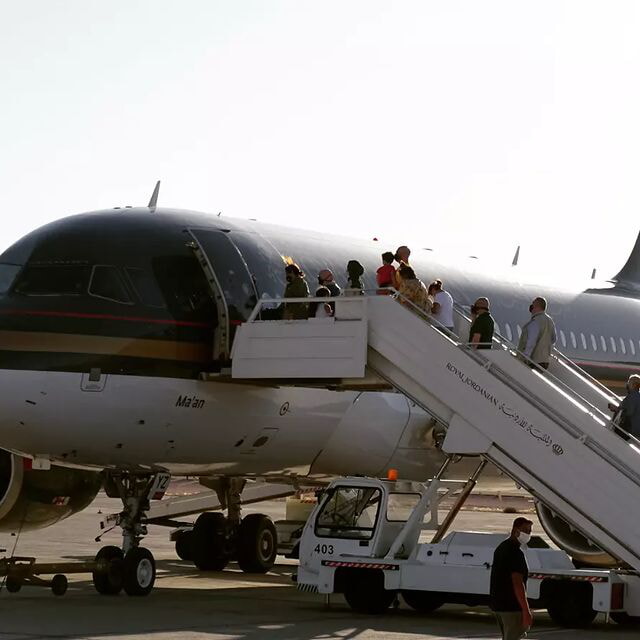 Aqaba Flygplats biluthyrning
